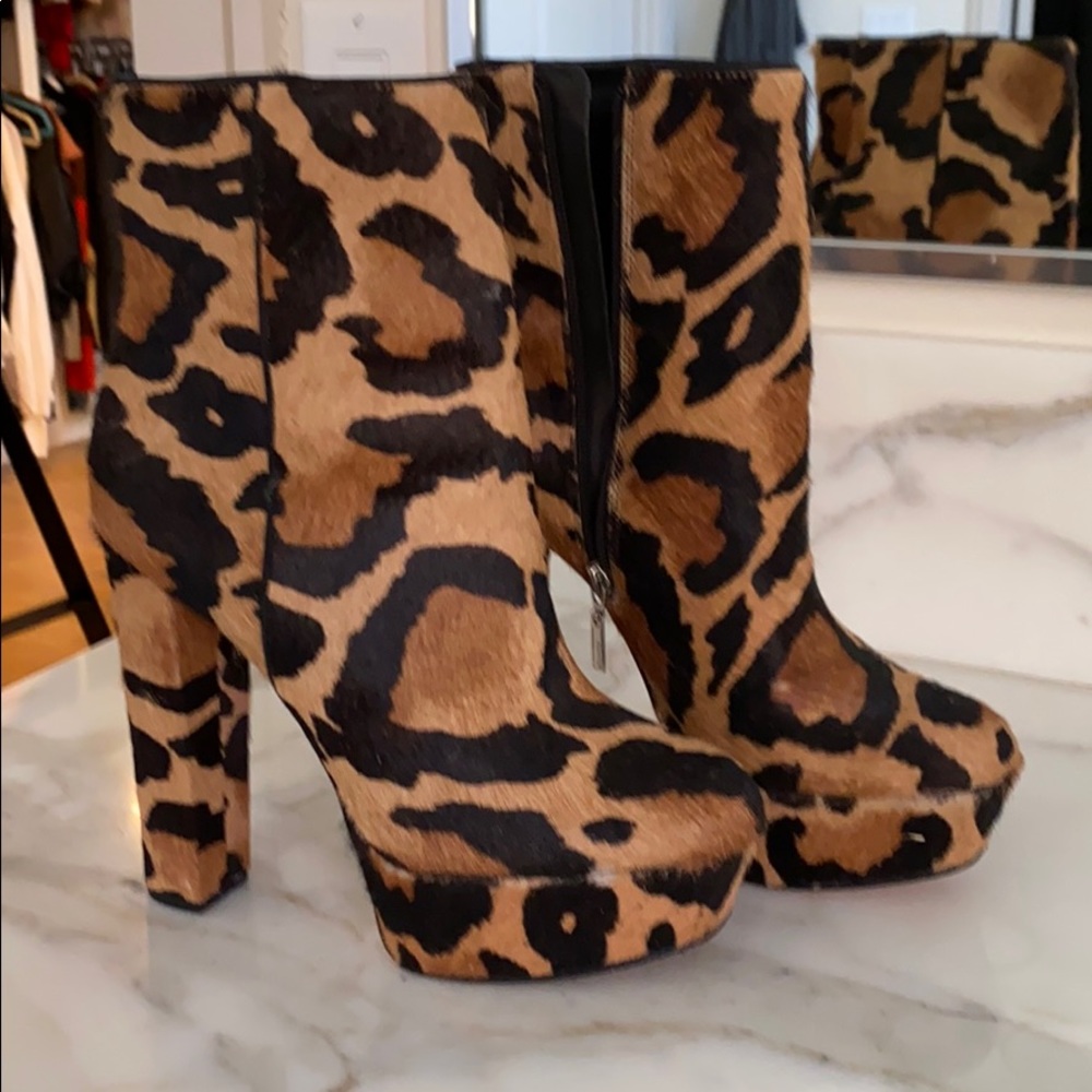 Leopard pony hair Schutz boots